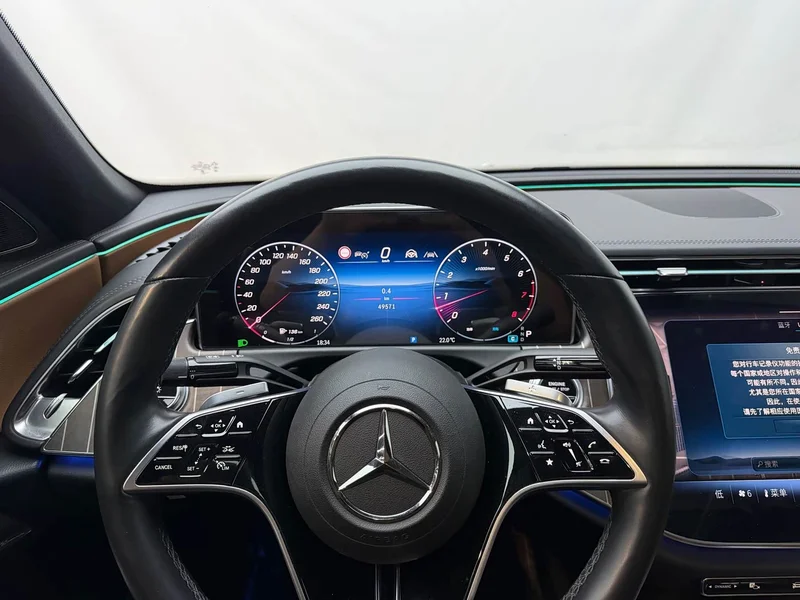 Mercedes-Benz E-Class — фото 9