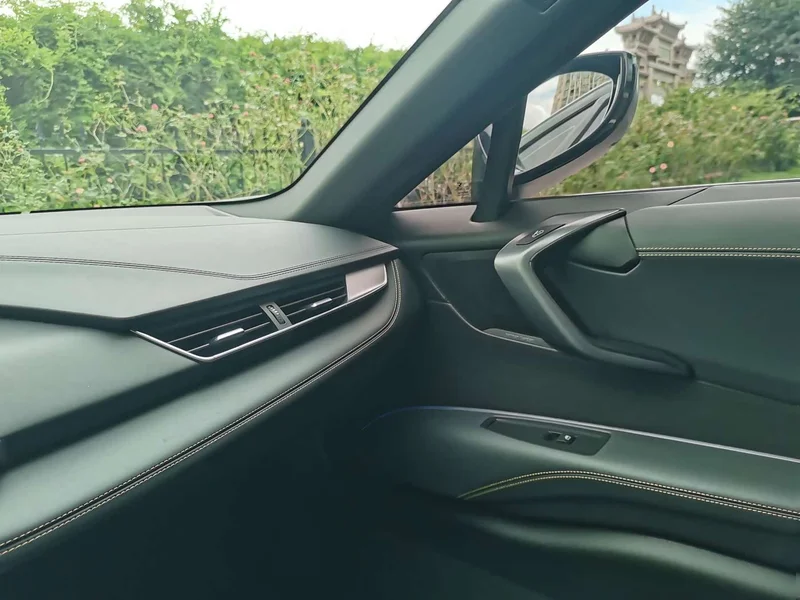 BMW i8 — фото 22