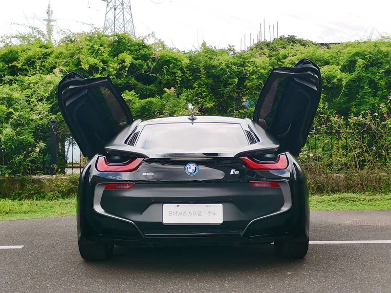 BMW i8 — фото 8