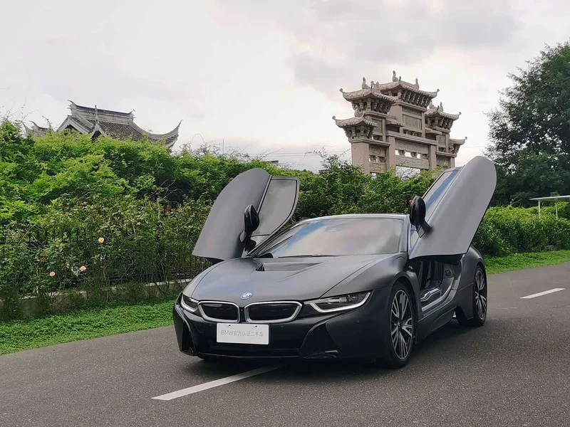 BMW i8 — фото 9