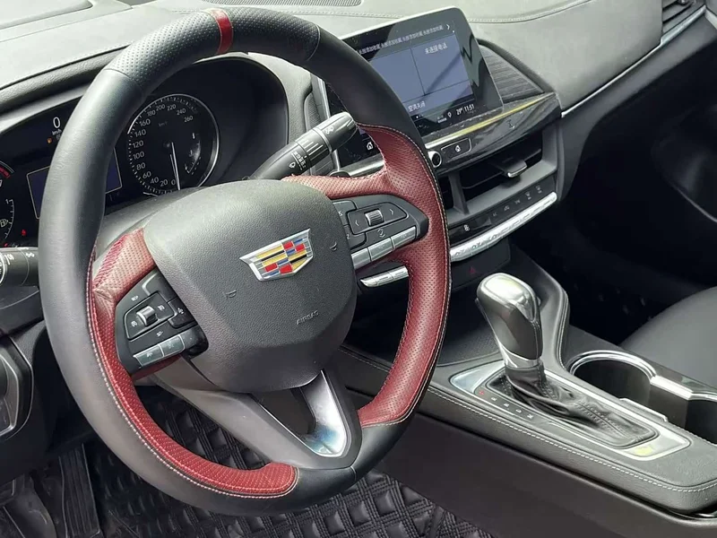 Cadillac CT4 — фото 14