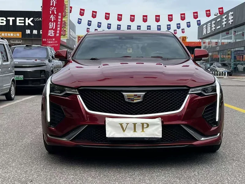 Cadillac CT4 — фото 8