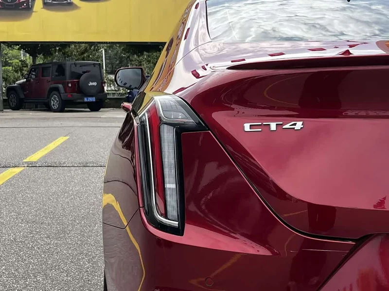 Cadillac CT4 — фото 10