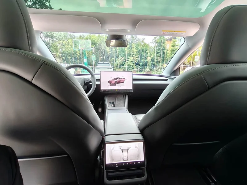 Tesla Model 3 — фото 11