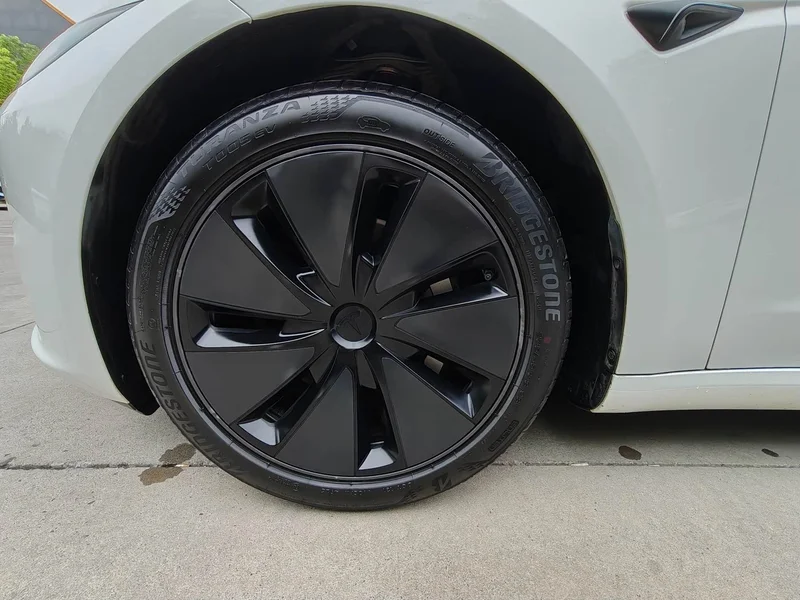 Tesla Model 3 — фото 13