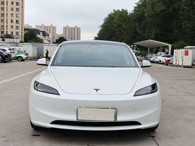 Tesla Model 3 — фото 2