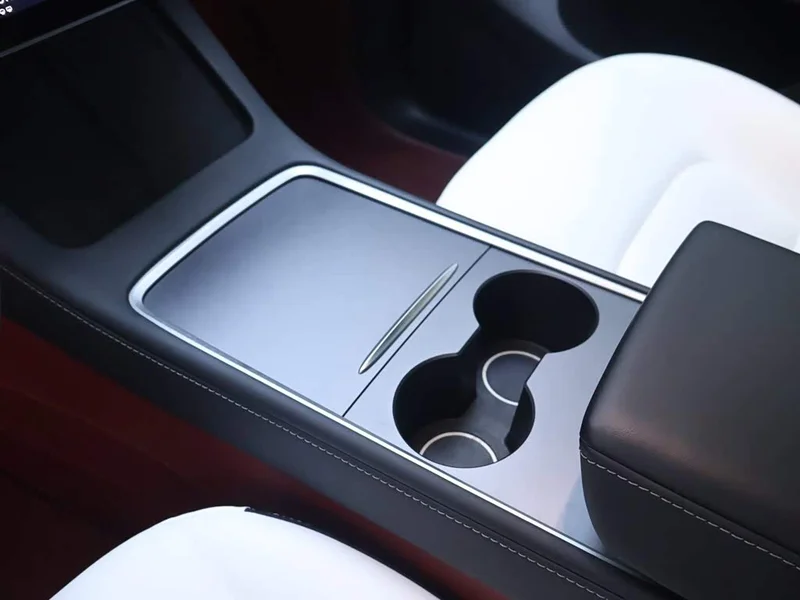 Tesla Model Y — фото 12