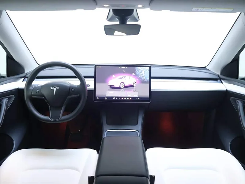 Tesla Model Y — фото 13