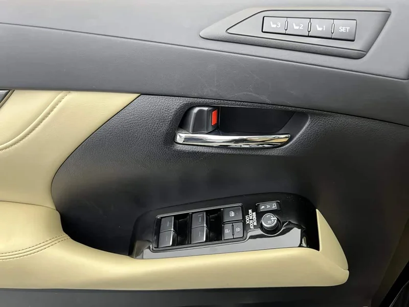 Toyota Vellfire — фото 16