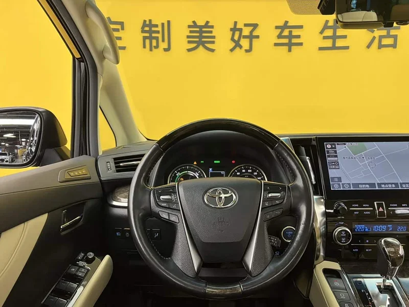 Toyota Vellfire — фото 30