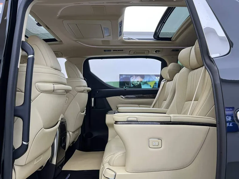 Toyota Vellfire — фото 37