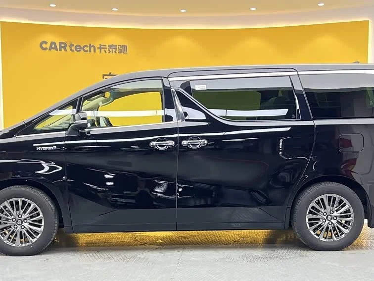 Toyota Vellfire — фото 5