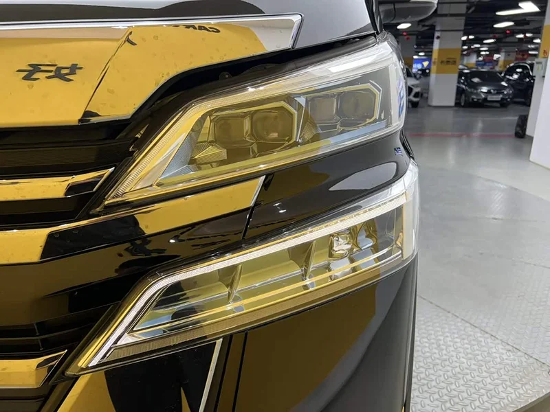 Toyota Vellfire — фото 6