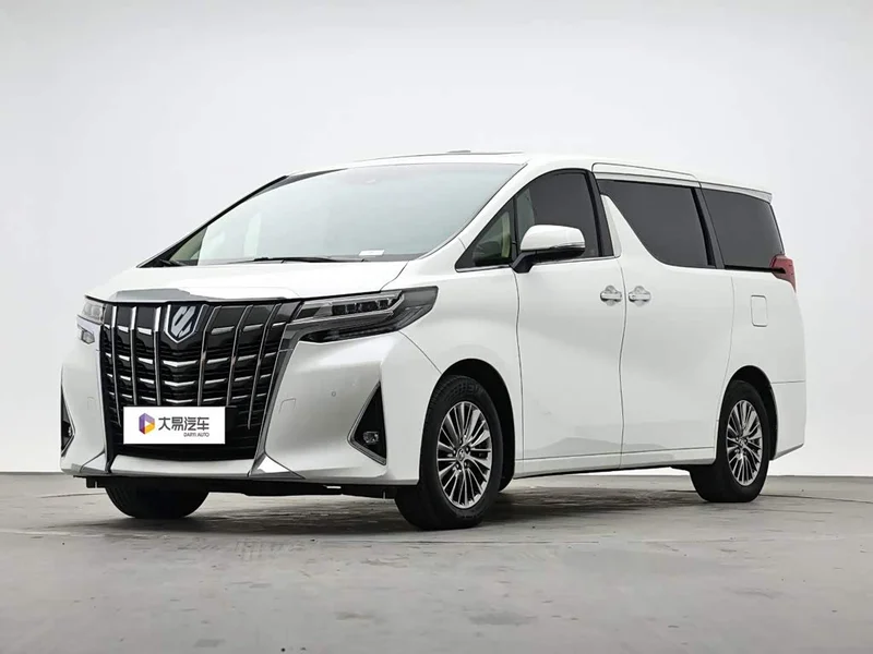 Toyota Alphard — фото 1