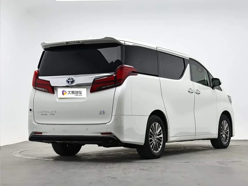 Toyota Alphard — фото 3