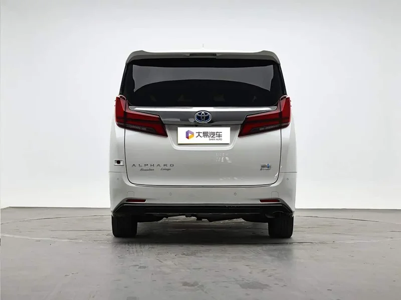 Toyota Alphard — фото 4