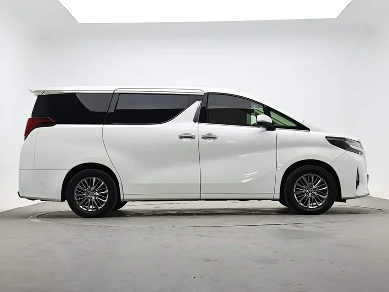 Toyota Alphard — фото 6