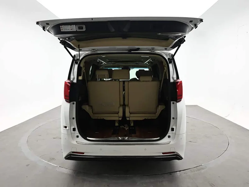 Toyota Alphard — фото 7