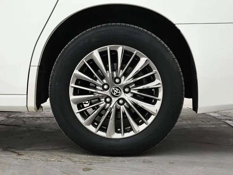 Toyota Alphard — фото 8
