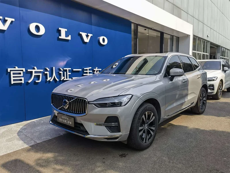 Volvo XC60 — фото 1