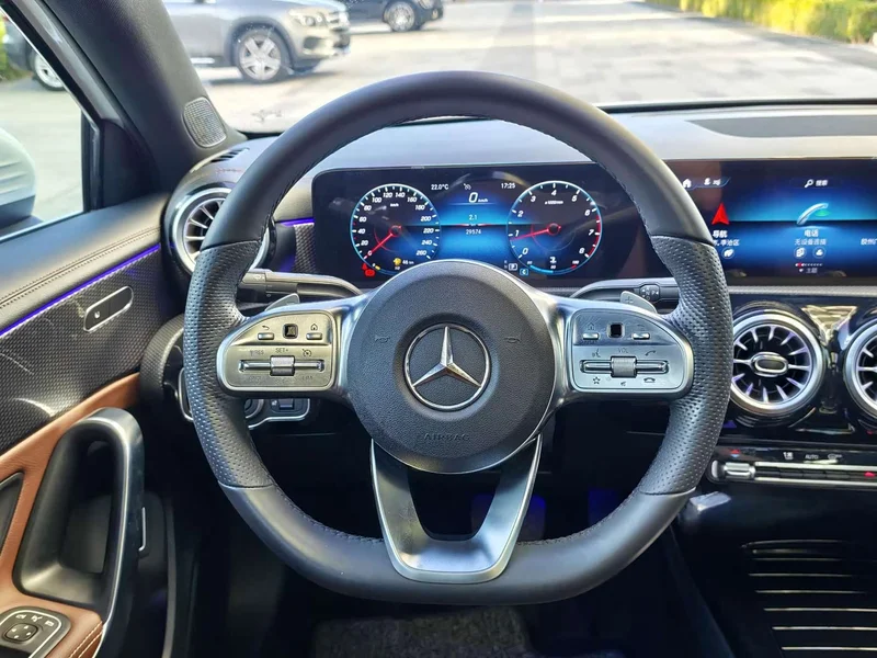 Mercedes-Benz A-Class — фото 12