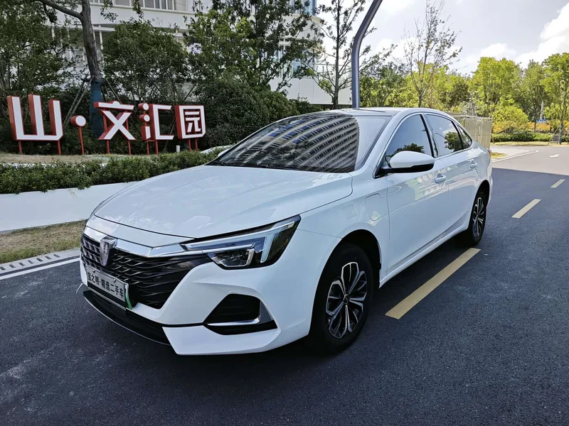 Roewe i6 MAX New Energy — фото 1