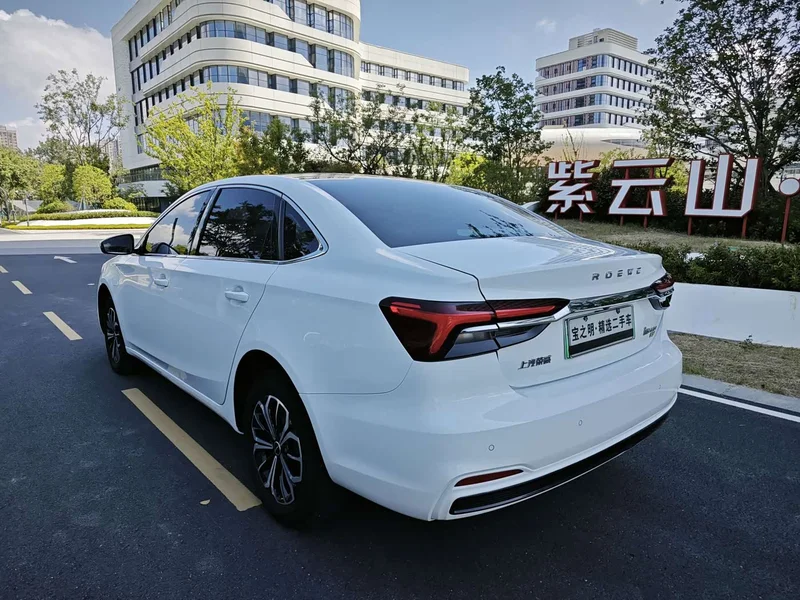Roewe i6 MAX New Energy — фото 4