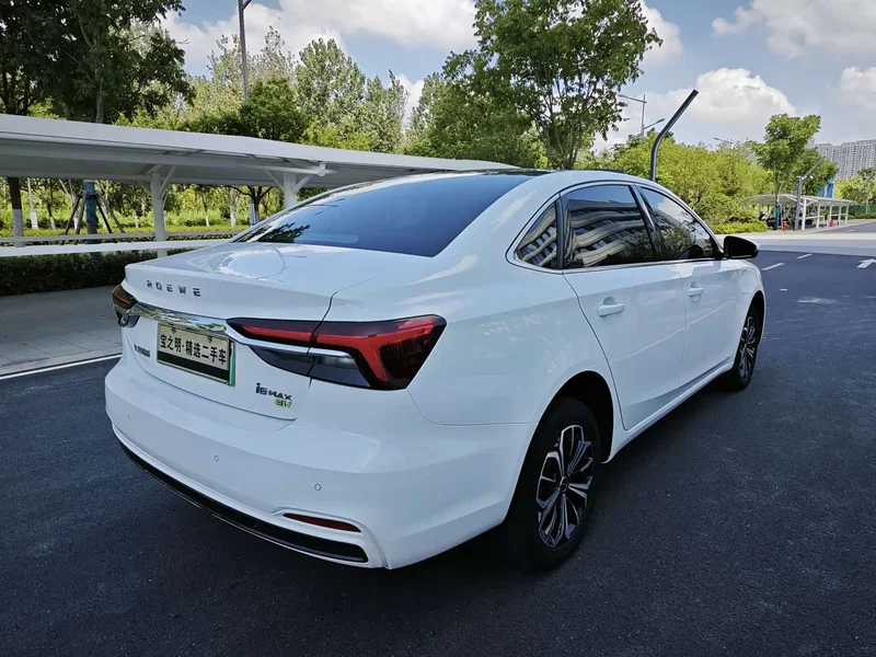 Roewe i6 MAX New Energy — фото 6