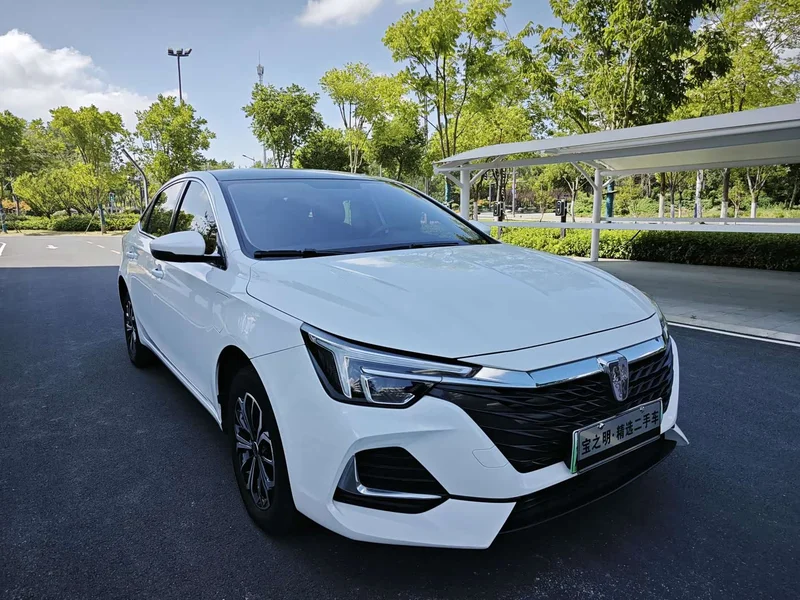 Roewe i6 MAX New Energy — фото 8