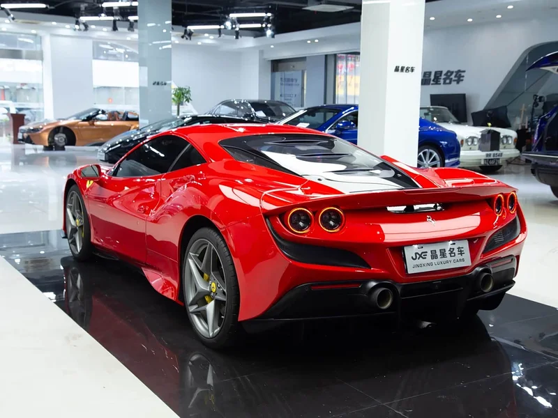 Ferrari F8 — фото 10