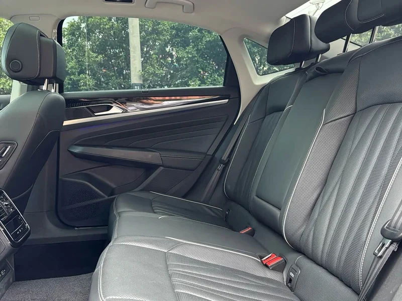 Volkswagen Passat — фото 13