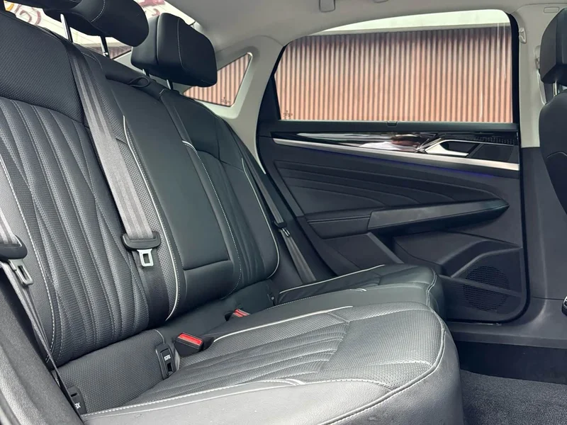 Volkswagen Passat — фото 20