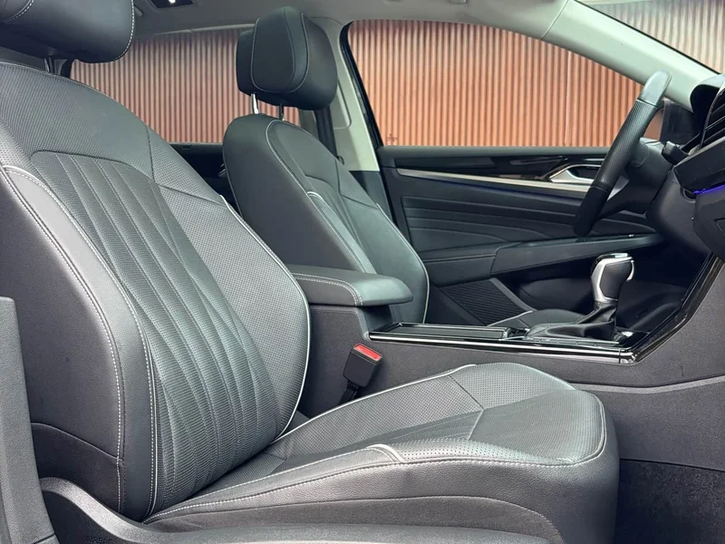 Volkswagen Passat — фото 21