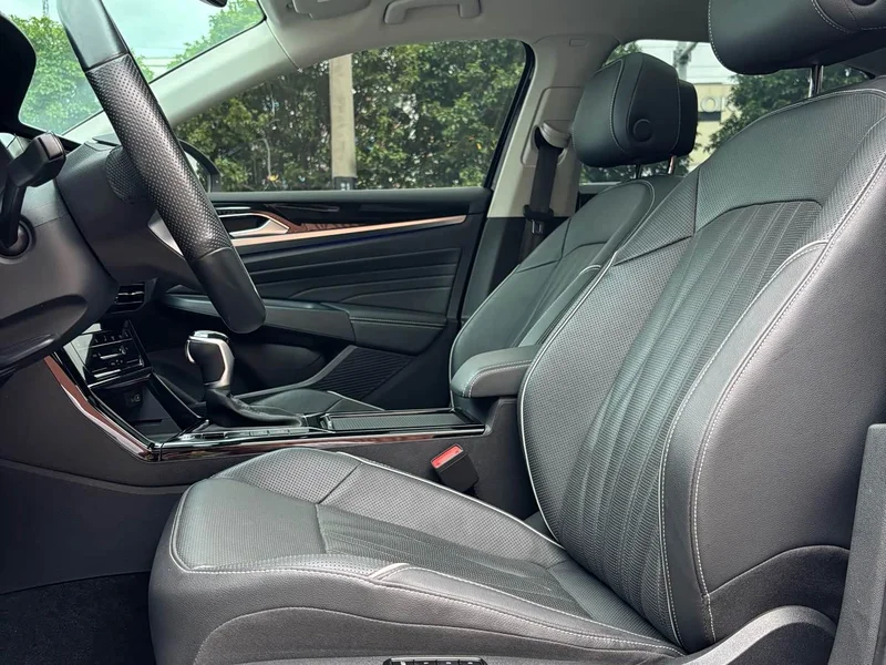 Volkswagen Passat — фото 10