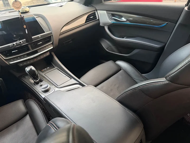 Cadillac CT5 — фото 20