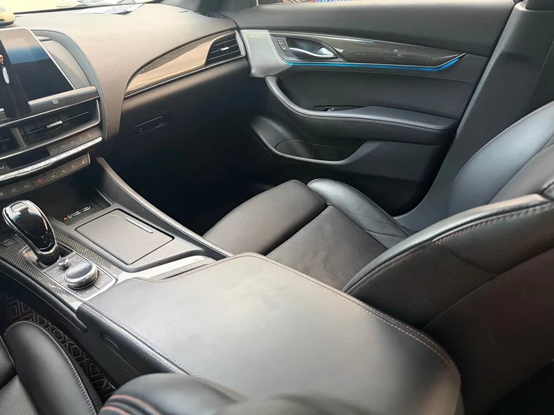 Cadillac CT5 — фото 21