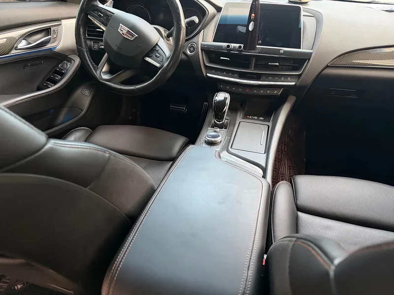 Cadillac CT5 — фото 22