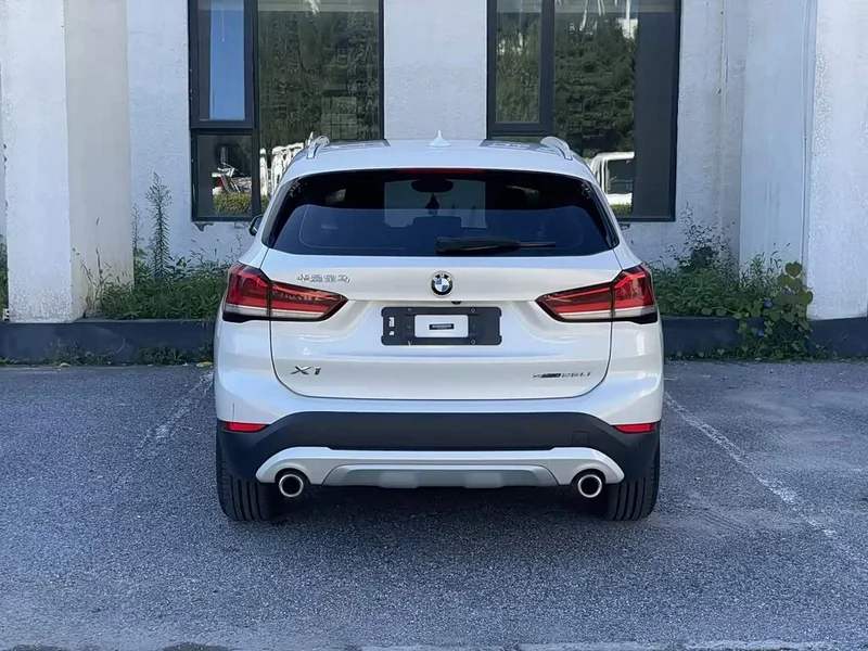 BMW X1 — фото 13