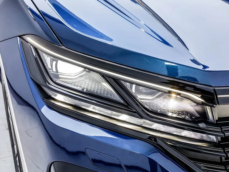 Volkswagen Touareg — фото 14