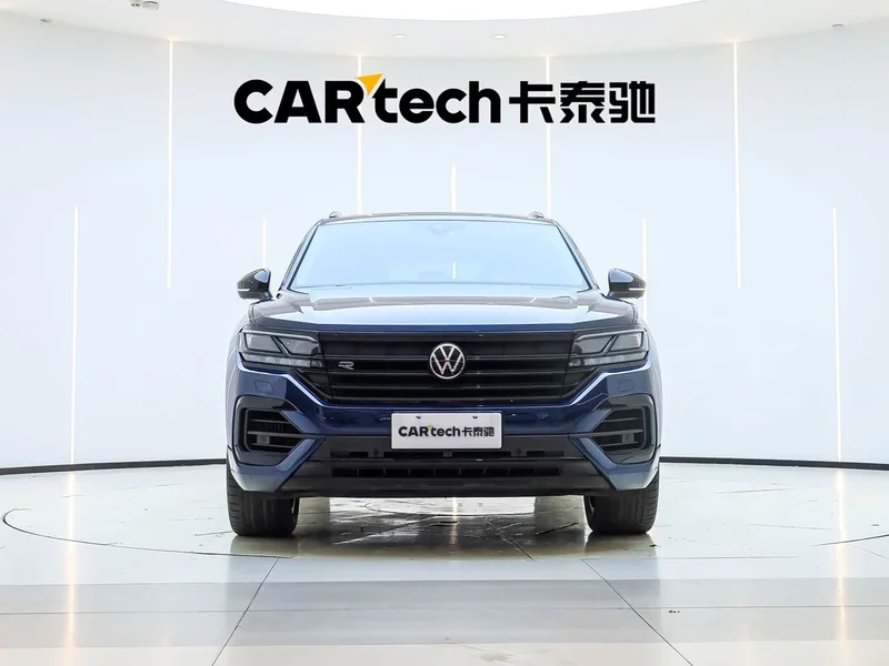 Volkswagen Touareg — фото 7