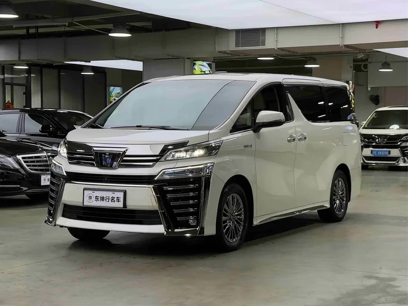 Toyota Vellfire — фото 1