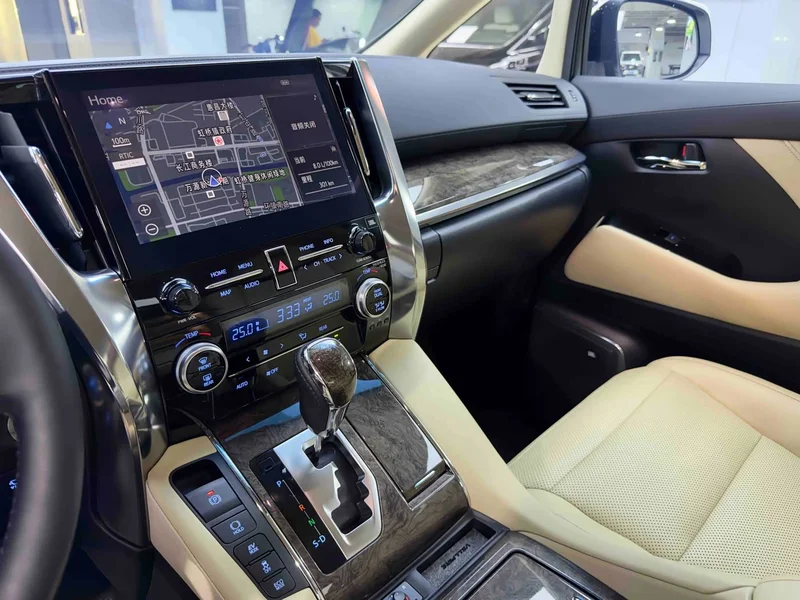 Toyota Vellfire — фото 14