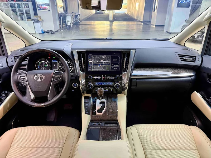 Toyota Vellfire — фото 19