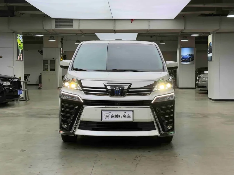 Toyota Vellfire — фото 2