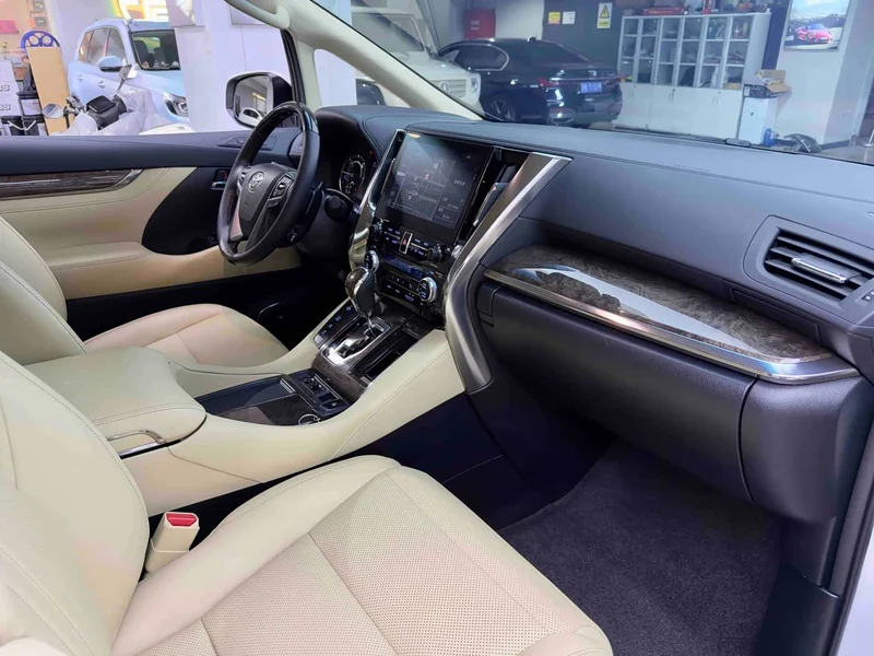 Toyota Vellfire — фото 23