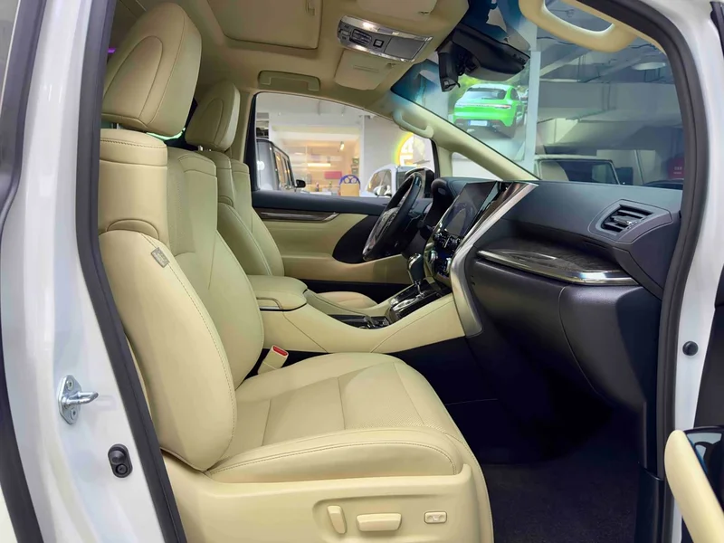 Toyota Vellfire — фото 24