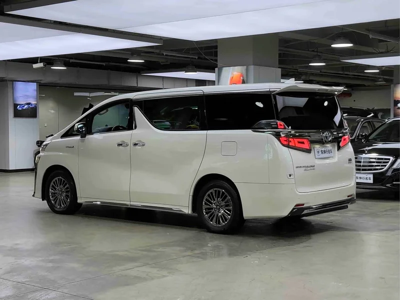 Toyota Vellfire — фото 4