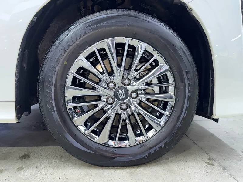 Toyota Vellfire — фото 5