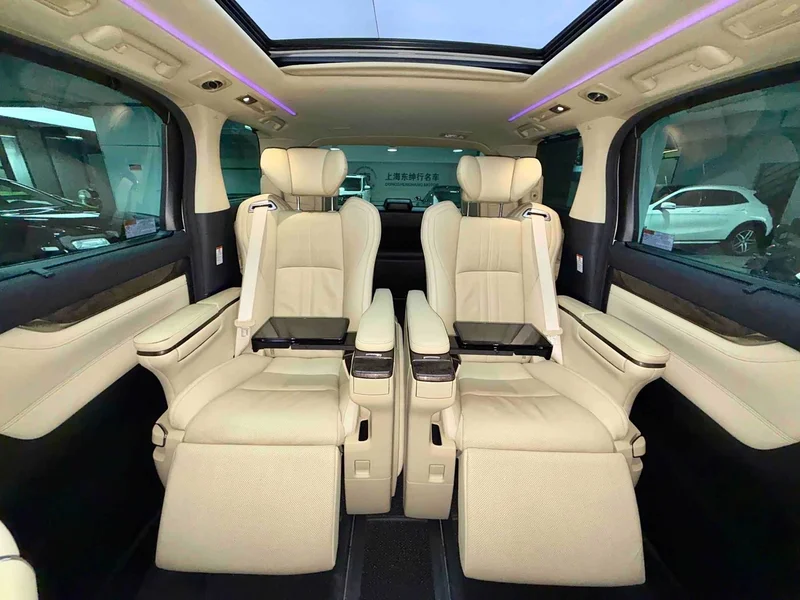 Toyota Vellfire — фото 6