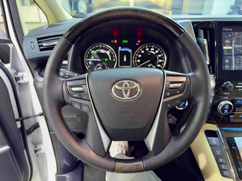 Toyota Vellfire — фото 8
